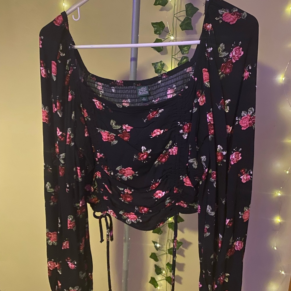 Wild Fable Floral Long Sleeve Crop Top • Used • Size: Large